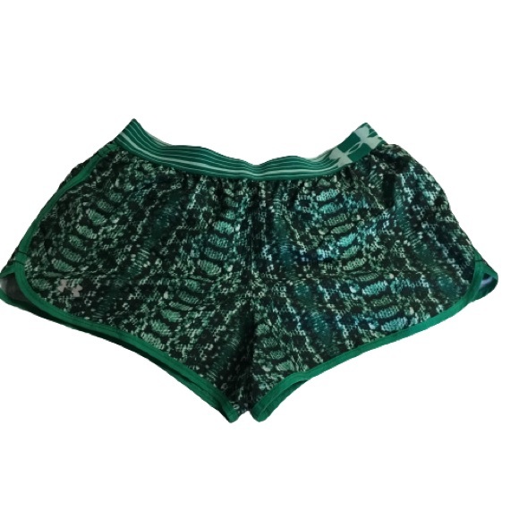 Under Armour heatgear Fitted Perfect Pace Shorts  Green Black  Size Small - Picture 2 of 3